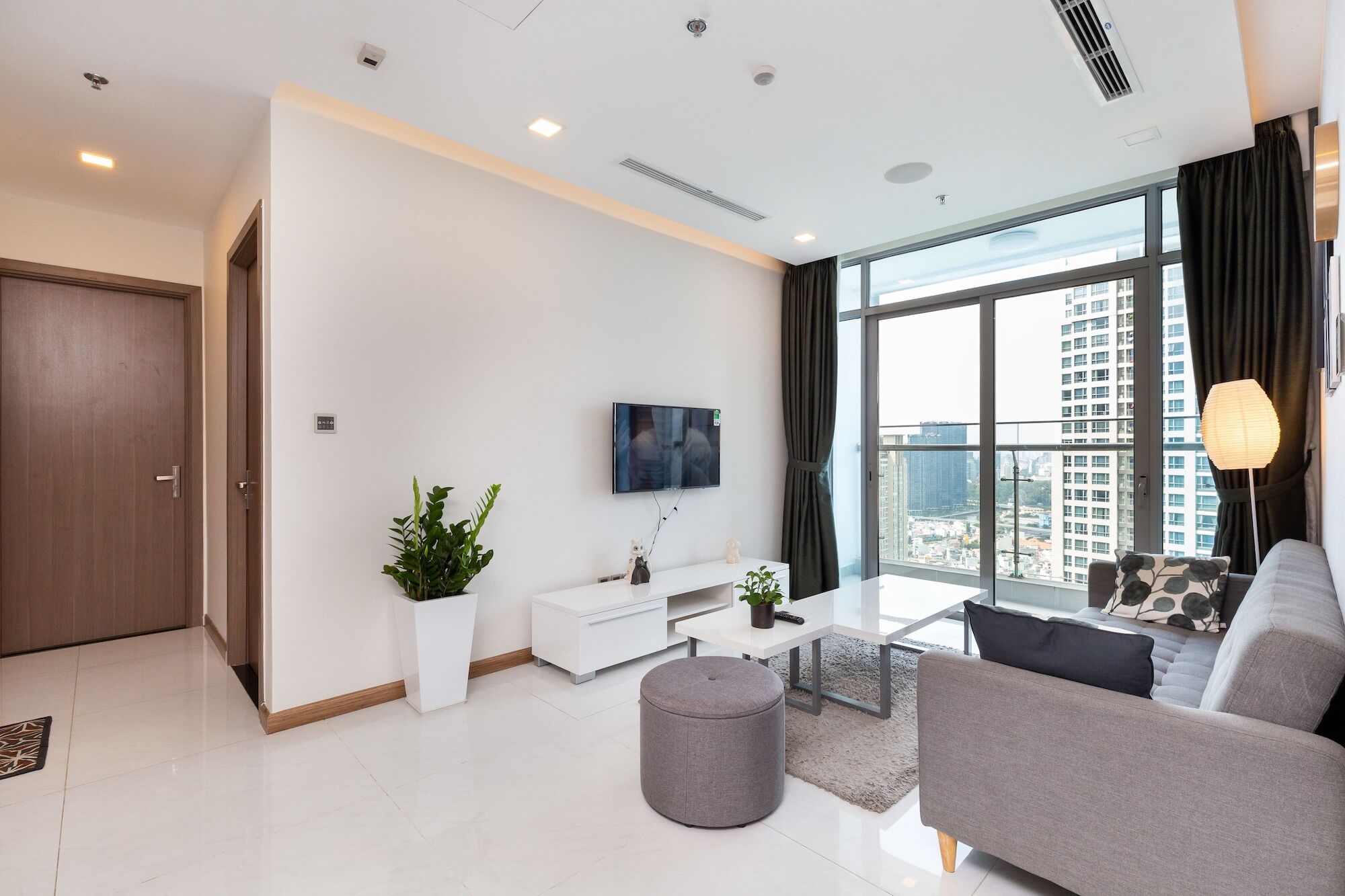 Laze Saigon Vinhomes Park Căn hộ TP. Hồ Chí Minh